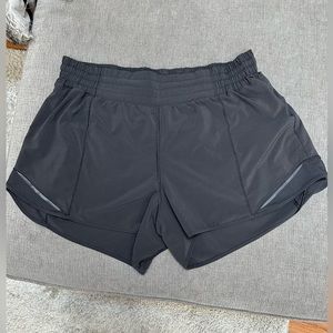 Lululemon hotty hot high rise 4inch short
